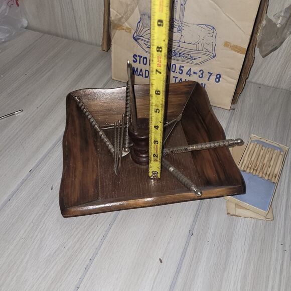 Vtg Hand Painted Wood Nut Bowl Shell Cracking Tools Holiday Design Christmas - Picture 7 of 10